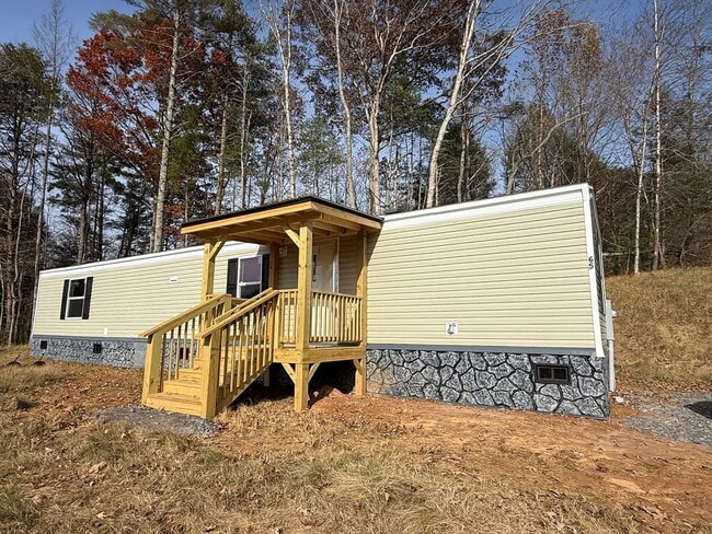 Building Photo - Energy-efficient mobile home for rent