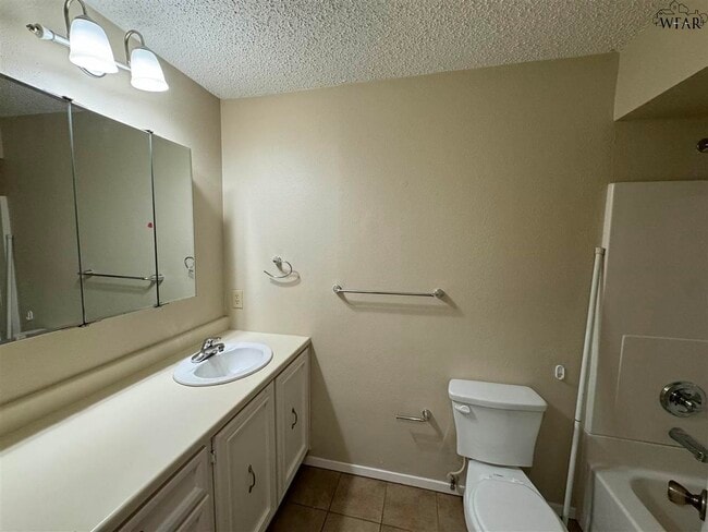 Building Photo - 2953 Stearns Ave