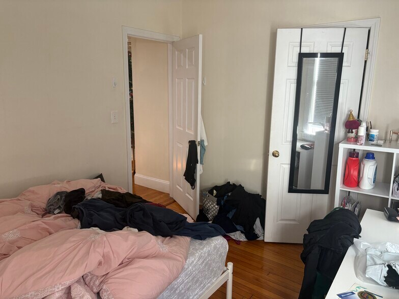 Building Photo - 60 Egmont St