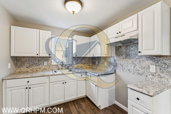 Building Photo - Available Now! Bendle Schools!