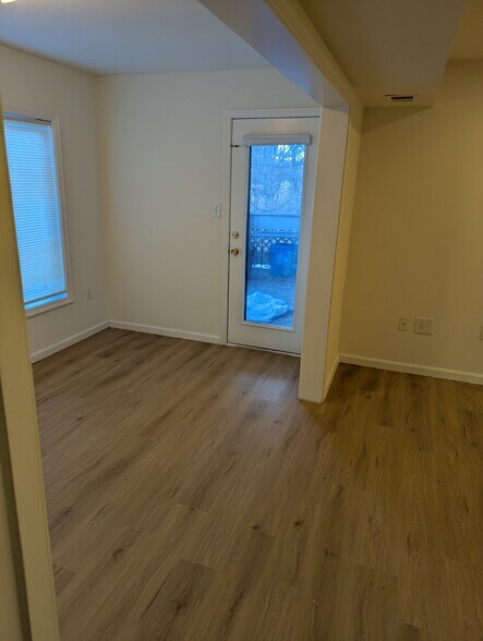 Building Photo - 28 Windbrooke Cir