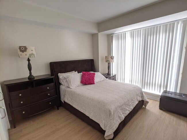 Building Photo - 5 Emerson Pl