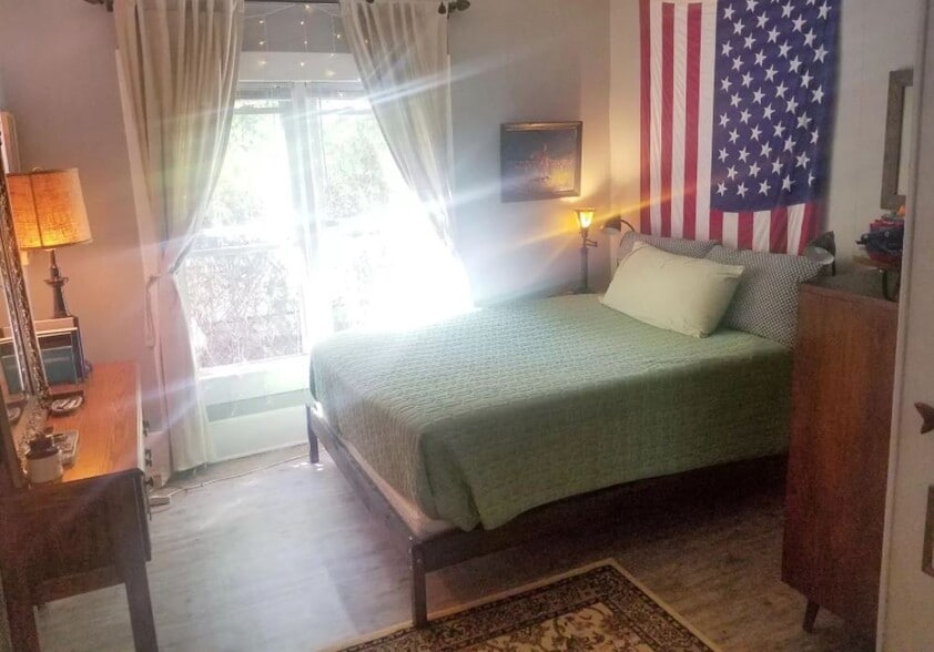 Building Photo - 1204 S Fern St