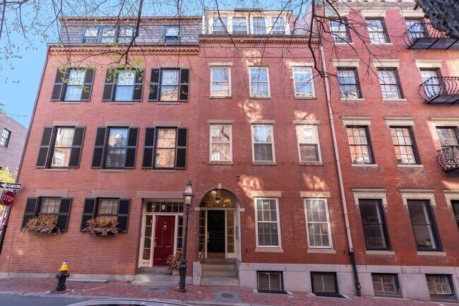 Building Photo - 62 W Cedar St