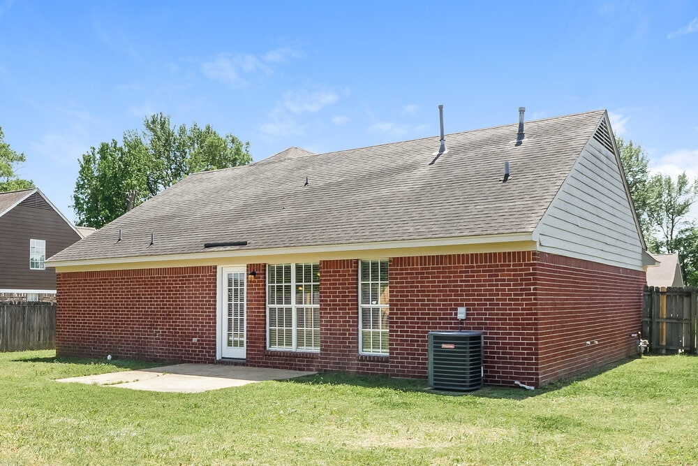 Building Photo - 10734 Ridgefield Dr