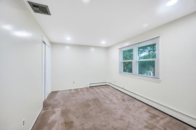Building Photo - 38 Barker Dr