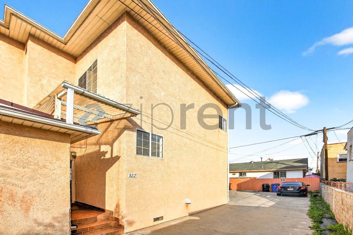 Building Photo - 1122 S Kingsley Dr