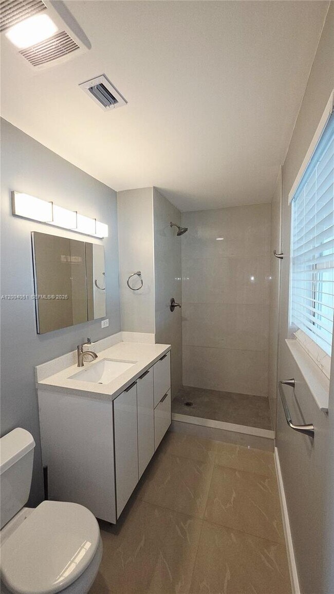 Building Photo - 670 NE 179th Terrace