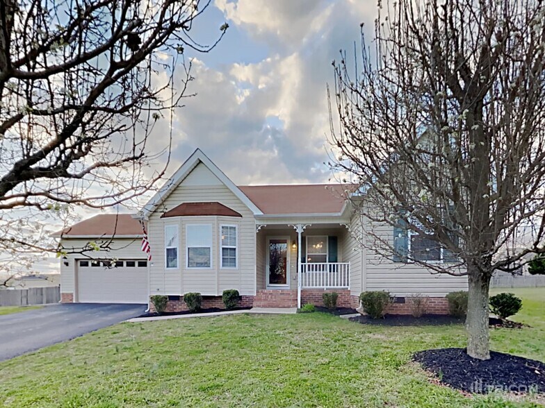 Building Photo - 1605 Mary Ct