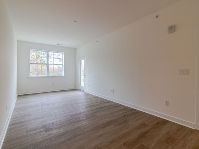 Building Photo - Gorgeous first floor - 2 bed 2 bath YEAR ROUND condo - Residence at Rehoboth Bay