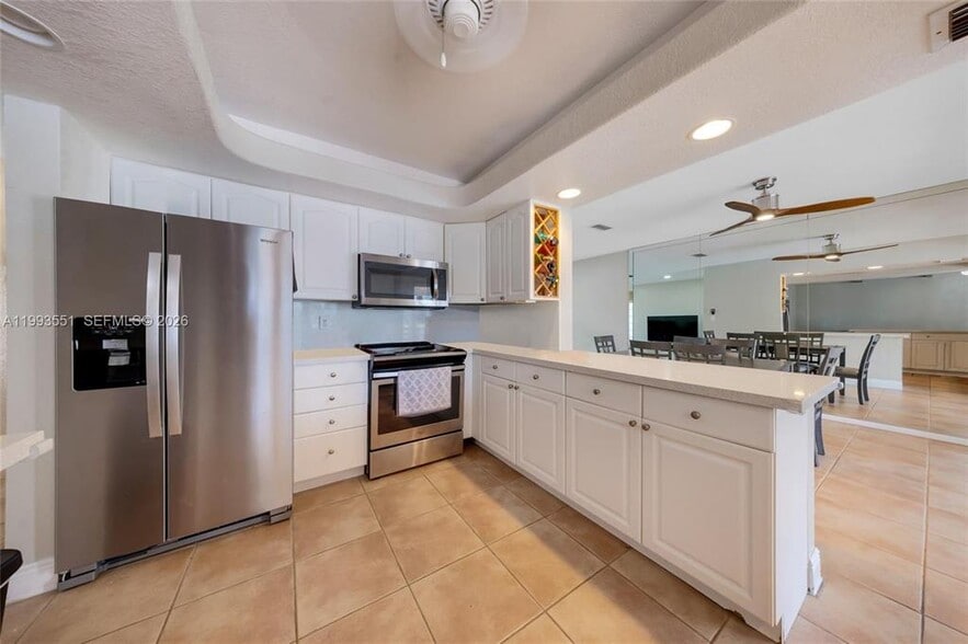 Building Photo - 2752 NE 3rd St