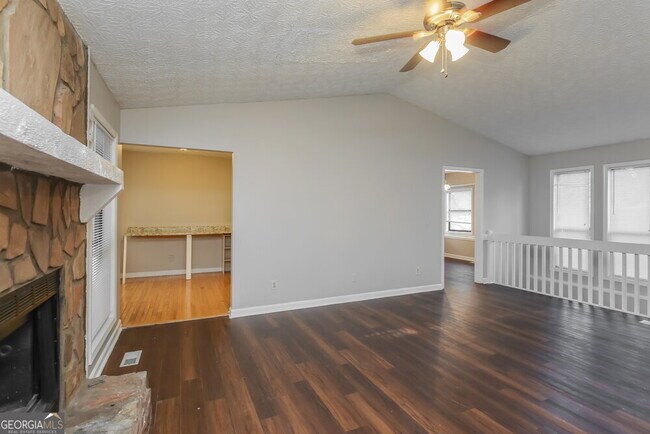 Building Photo - 5710 Deerfield Pl