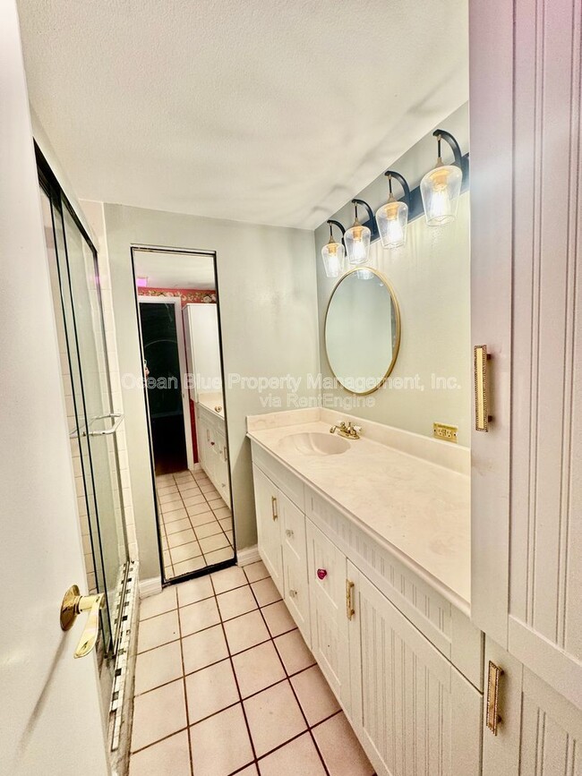 Building Photo - 2638 10th Ct