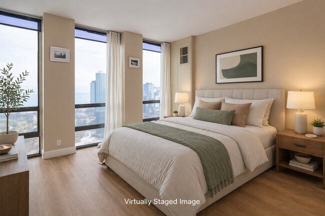 Building Photo - 1660 N La Salle Dr