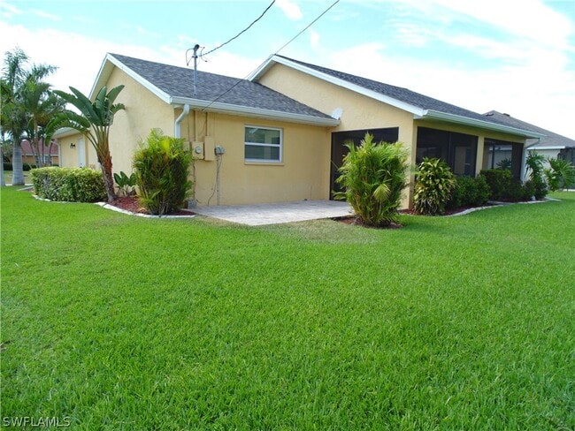 Building Photo - 4835 SW 18th Ave