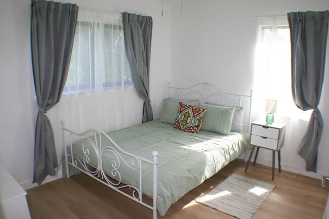 Building Photo - 1901 Northridge Rd