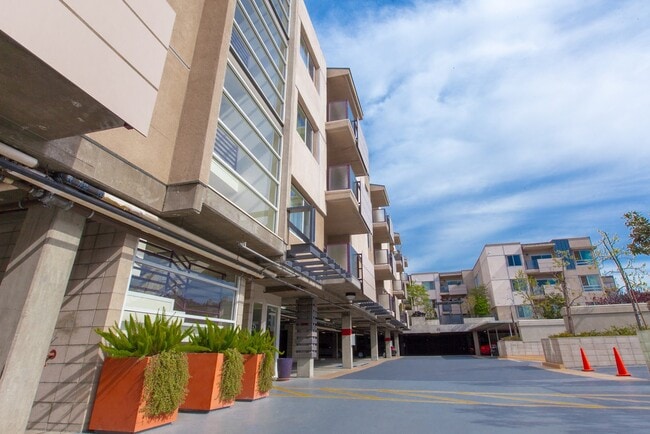 Building Photo - 3400 Cahuenga Blvd Los Angeles, CA 90068