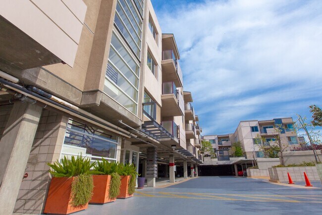 Primary Photo - Cahuenga Place - 3400 Cahuenga Blvd West