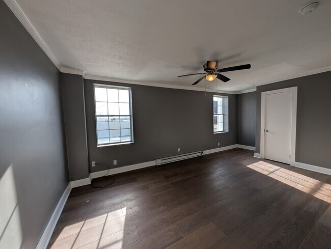 Building Photo - 56 1/2 W Main St-B