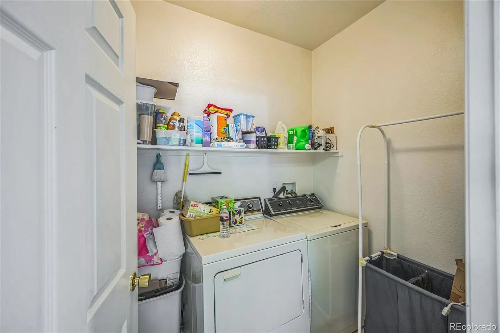 Building Photo - 3209 E 102nd Pl