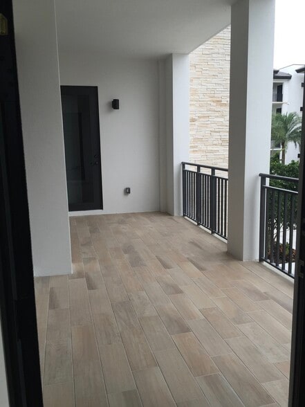 20 foot balcony facing fire pit in courtyardOversized - 1030 3rd Ave S