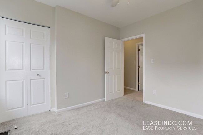 Building Photo - 231 K St NE
