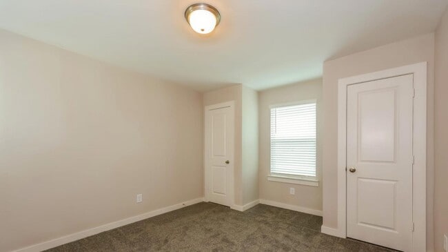 Building Photo - AVAILABLE NOW