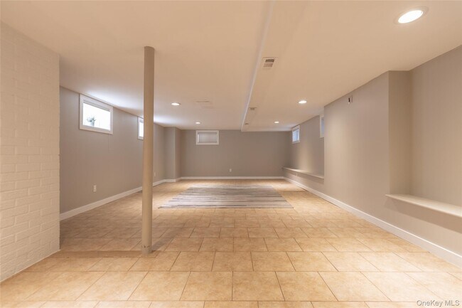 Building Photo - 1-91 B 140 St