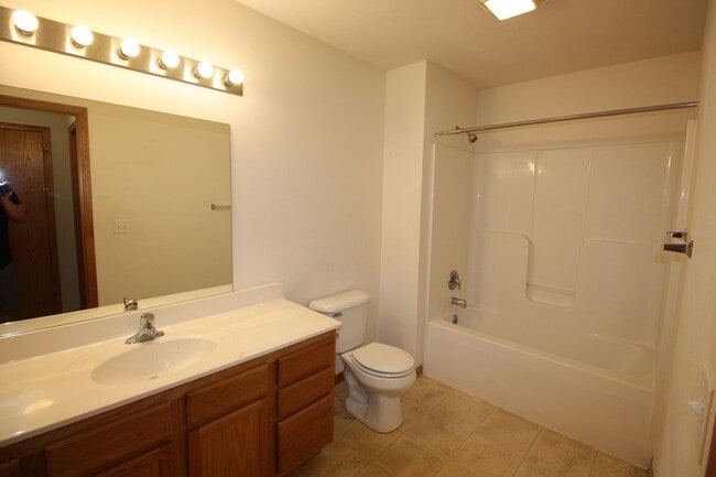 Building Photo - 4219 Owl Creek Dr