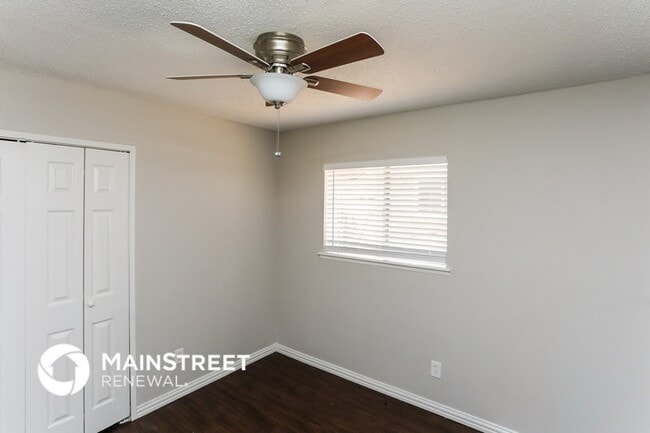 Building Photo - 710 Bluebonnet Dr