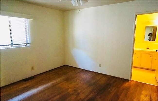 Building Photo - **Pre-Leasing for Summer 2026** Cute House located close to Chico State and Downtown Chico