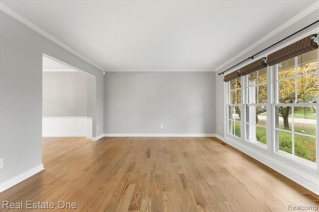 Building Photo - 1568 Grandview Dr