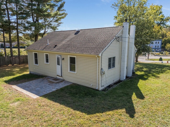 Building Photo - 4 Lingert Ave