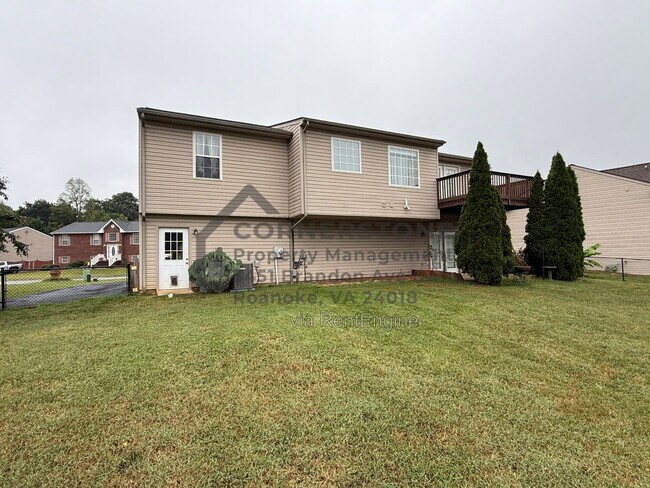 Building Photo - 4518 Lomond Cir