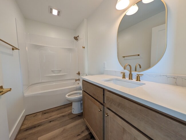 Building Photo - 5900 Fort Ave