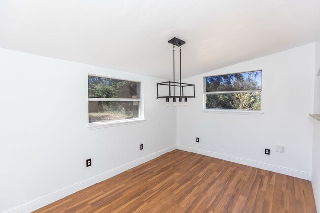 Building Photo - 5508 Meridian Way