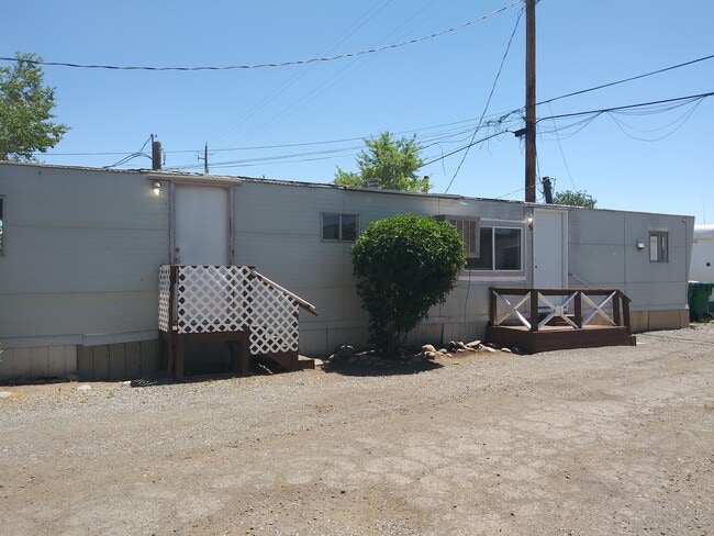 Primary Photo - 2400 E 5th St