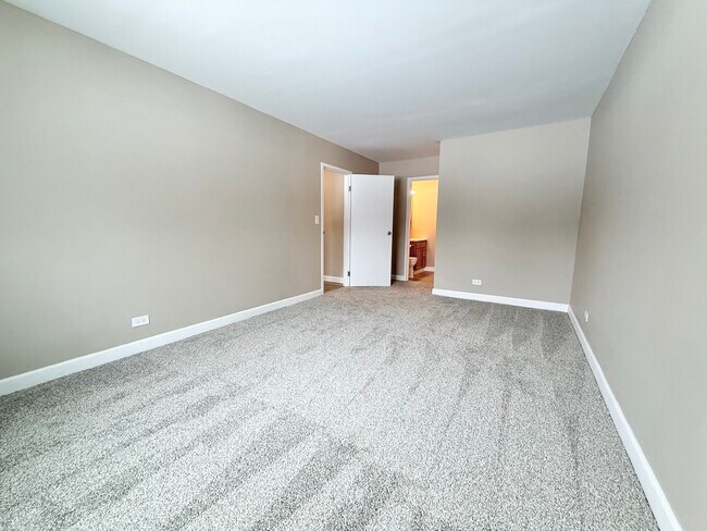 Building Photo - 915 Westmoreland Dr