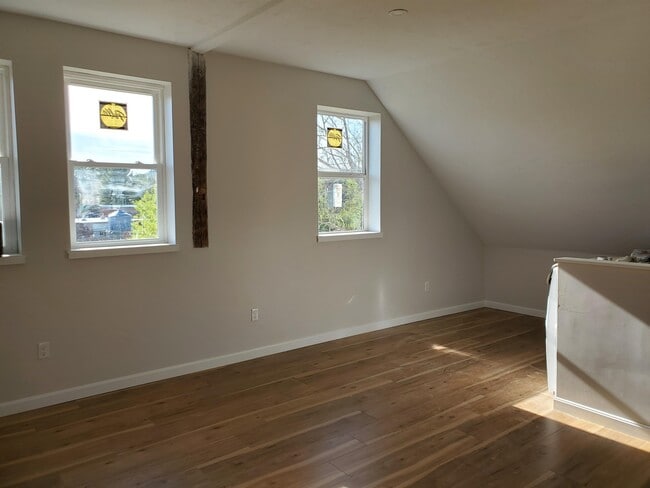 Building Photo - 23 Canaan St