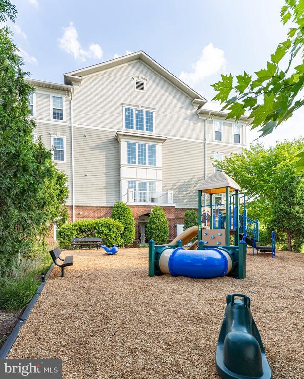 Building Photo - 3850 Clara Downey Ave