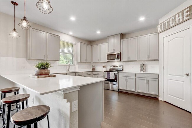 Building Photo - 7916 Springfield Dr