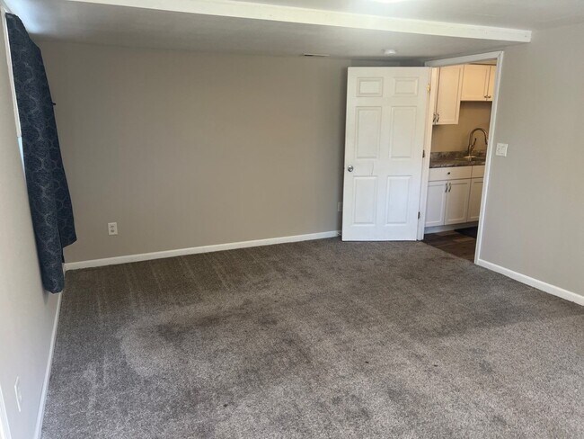 Building Photo - 3334 Michigan St