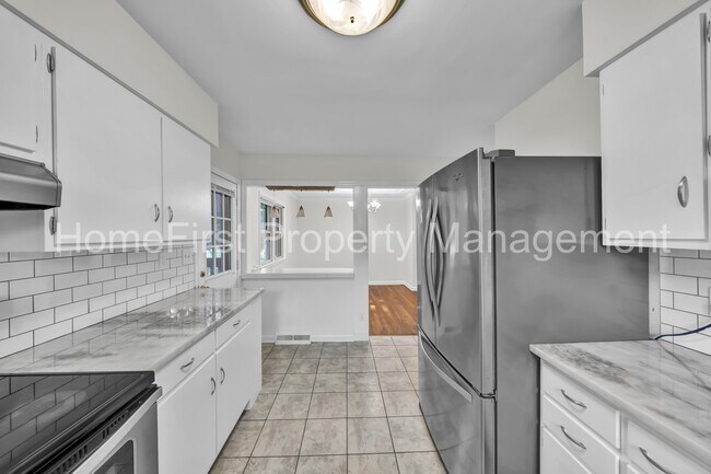 Building Photo - 118 Meadowlark Dr