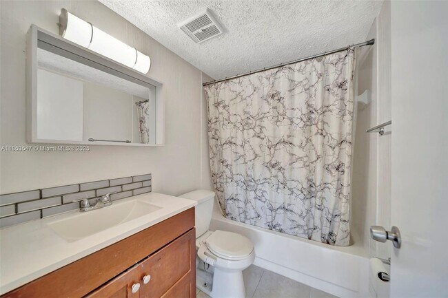 Building Photo - 567 Trace Cir