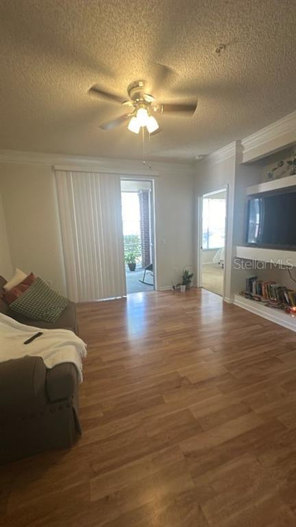 Building Photo - 8301 Elm Park Dr