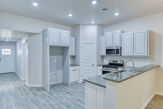 Building Photo - Brand New Construction!  Lawn care provided!