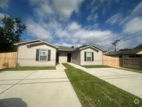 Building Photo - 1111 Maxine St