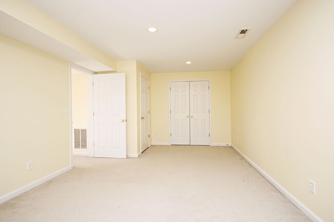 Building Photo - Pet-Friendly N.Albemarle Home on Over 2.5 ...