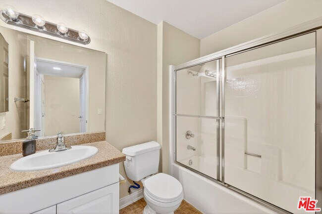 Building Photo - 21450 Burbank Blvd