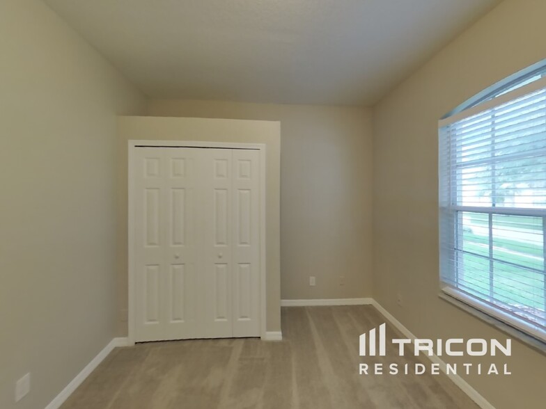 Building Photo - 10243 Goldenbrook Way